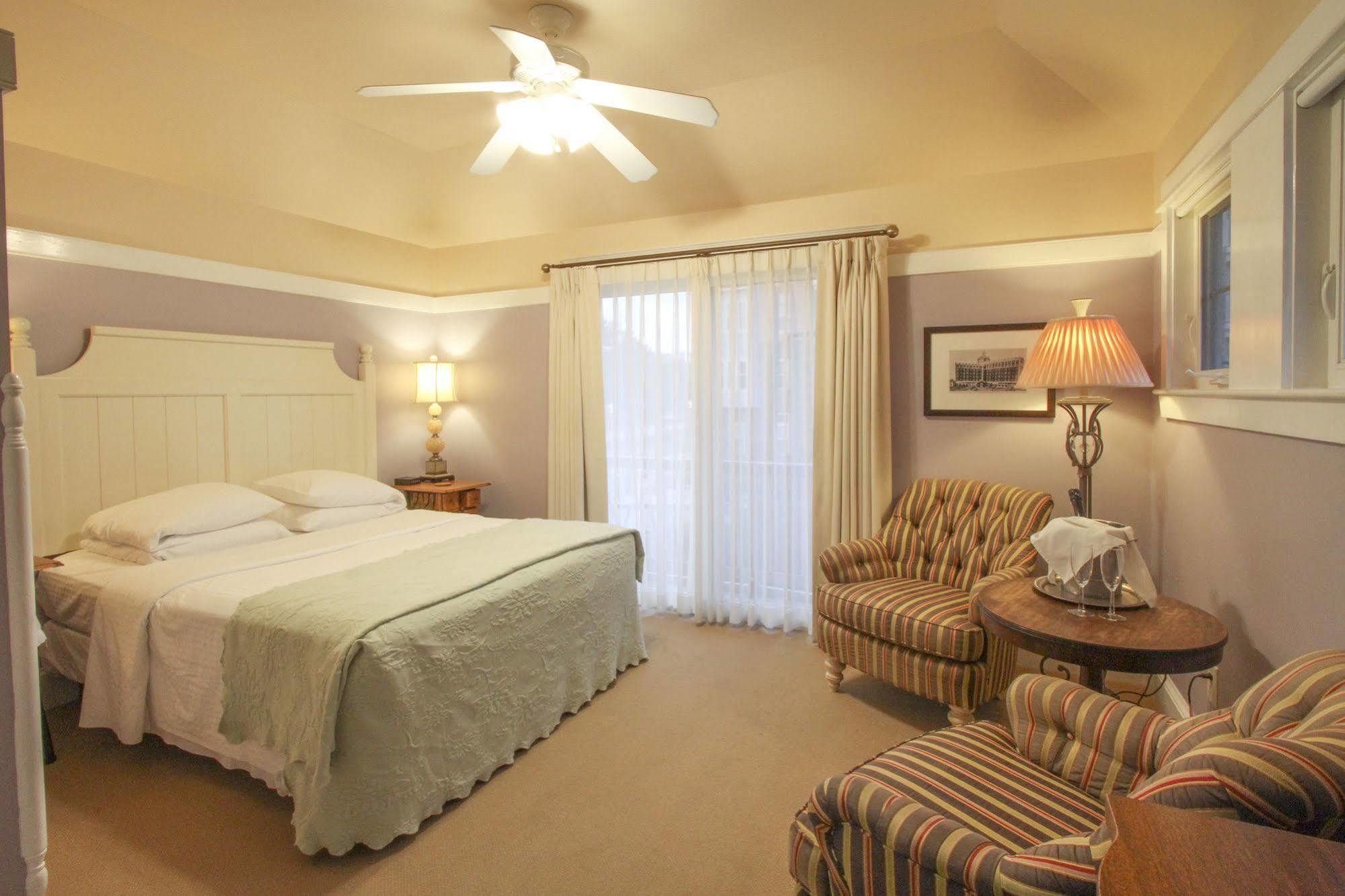 Beach Spa Bed & Breakfast バージニアビーチ エクステリア 写真